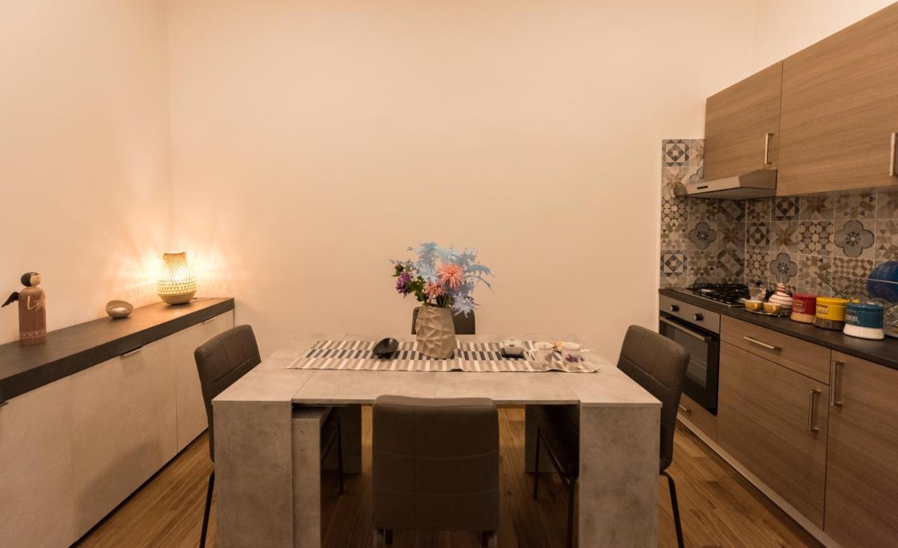 Dimora Francesca Appartement Salerno Buitenkant foto