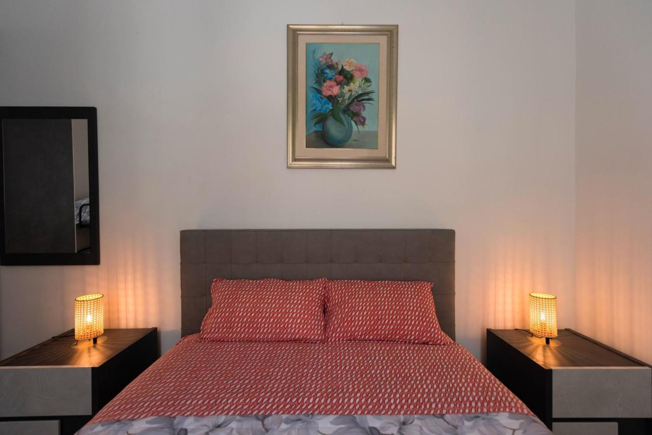 Dimora Francesca Appartement Salerno Buitenkant foto