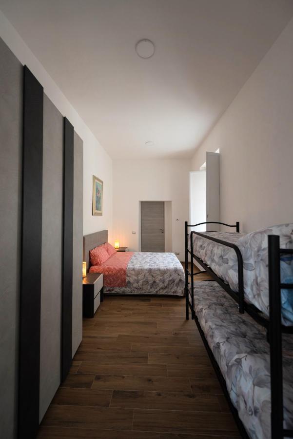 Dimora Francesca Appartement Salerno Buitenkant foto